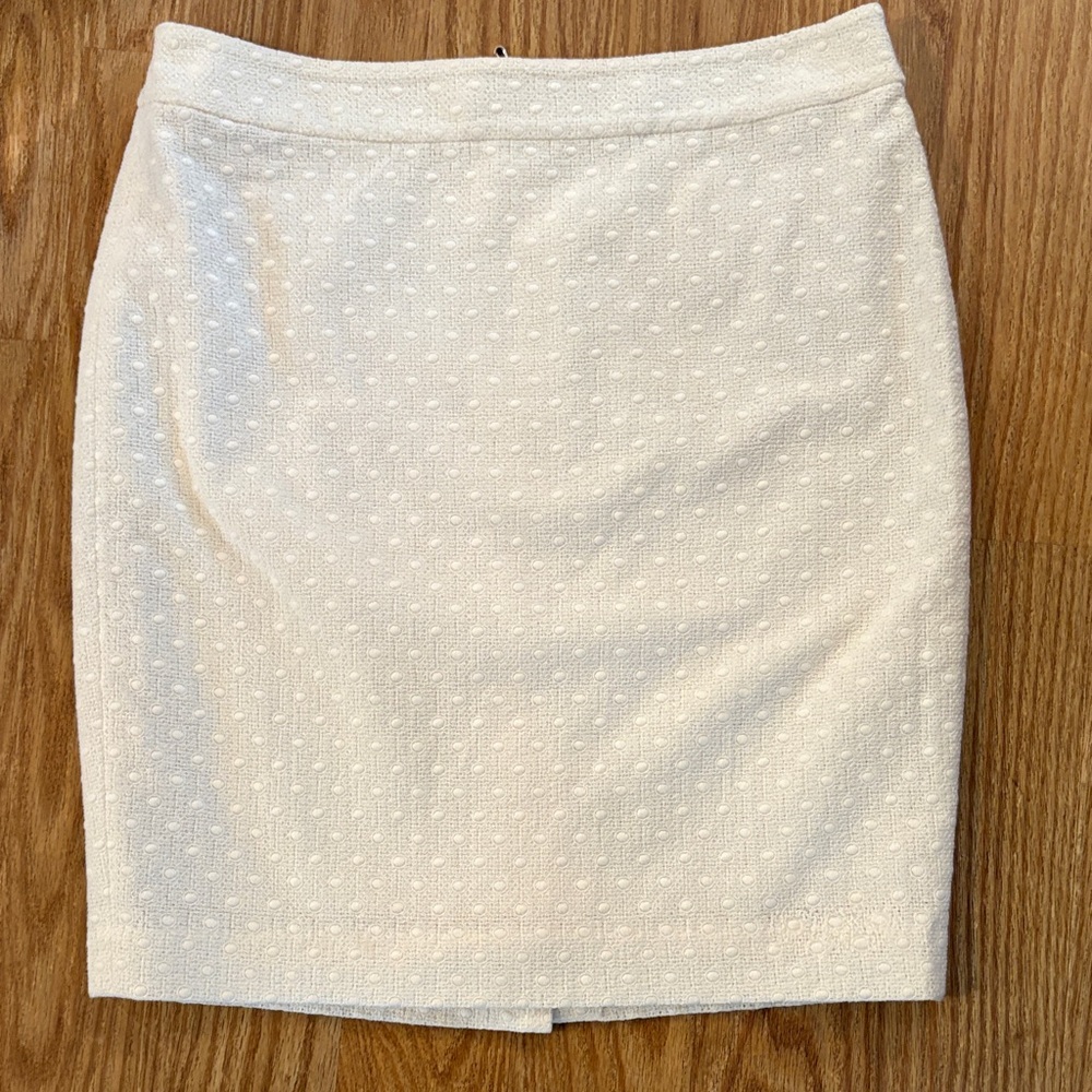 New with tags Ann Taylor Cream Pencil Skirt